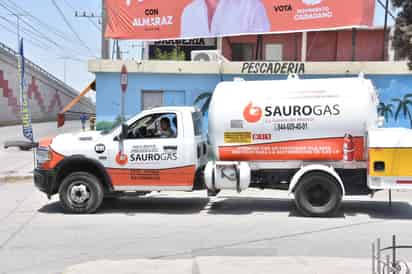 Dijo que cada domingo el costo de este carburante presenta pequeños cambios. (ARCHIVO)