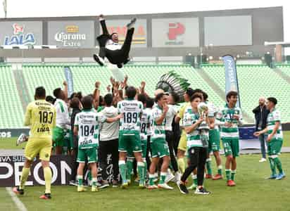 La filial juvenil de Santos Laguna, obtuvo su quinto campeonato en los últimos ocho años en la Liga MX. (FOTOS: RAMÓN SOTOMAYOR) 