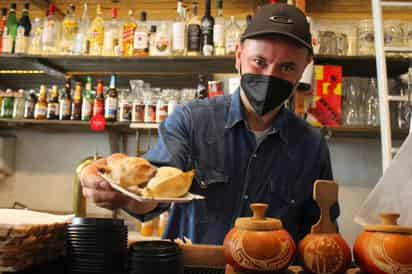 Efectos positivos de la reapertura económica en el alojamiento temporal y la preparación de alimentos y bebidas. (EFE)