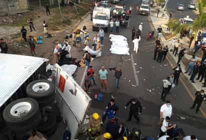 Percance ocurrió sobre la carretera Chiapa de Corzo-Tuxtla. (EFE)