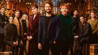 Harry Potter cumple 20 años desde que llegó a la gran pantalla, el elenco de la historia que se basa en los libros del mismo nombre escritos por J.K. Rowling celebrarán con un reencuentro en un especial para HBO Max, en donde Daniel Radcliffe, Emma Watson y Ruper Grint estarán juntos frente a una cámara desde que en 2011 finalizó la saga.  (CORTESÍA) 