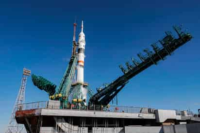 Rusia aumentará la fabricación de naves tripuladas Soyuz, hasta cuatro al año, para desarrollar el turismo espacial, anunció hoy Roscosmos, la agencia espacial rusa. (ARCHIVO) 
