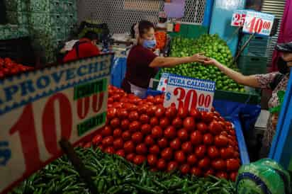 Ricardo Schumm Cerpa, subsecretario de Desarrollo Económico en La Laguna de Coahuila, señaló que los empresarios deben prepararse porque se verá un alza en las tasas de interés. (ARCHIVO) 