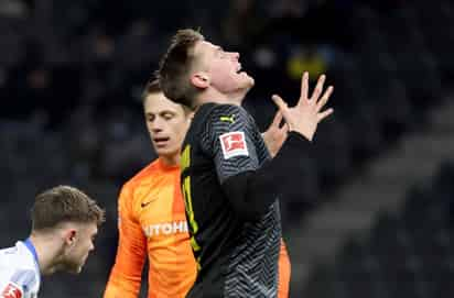 El Hertha Berlín se opuso este sábado al favoritismo del Borussia Dortmund y se impuso por 3-2 con lo que la ventaja del Bayern Múnich al frente de la Bundesliga alemana sobre su perseguidor más cercano es ahora de nueve puntos.
