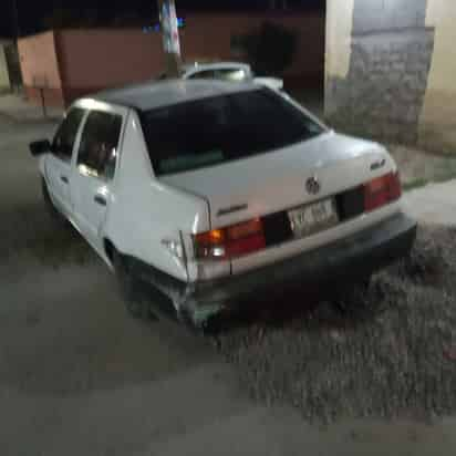 Los autos afectados son un Jetta blanco y un Versa rojo. (EL SIGLO DE TORREÓN) 