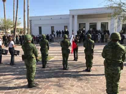 Celebran 116 años de Gómez Palacio, reconociendo a ciudadanos distinguidos del sector educativo. (EL SIGLO DE TORREÓN)