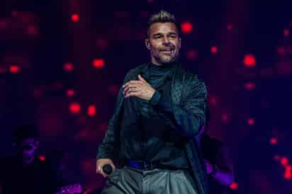 Ricky Martin celebra este viernes sus 50 años de vida con 'la misma energía' para continuar deleitando a sus seguidores en los escenarios y sintiéndose 'mejor que nunca y más comprometido' con su carrera musical y su misión filantrópica. (EFE) 
