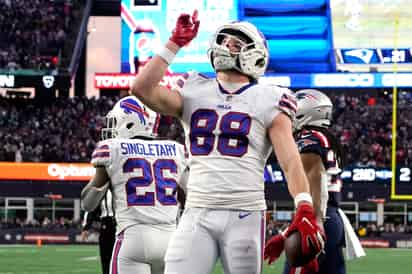 Josh Allen lanzó tres pases de touchdown y los Bills de Buffalo se aferraron a un triunfo el domingo 33-21 sobre los Patriots de Nueva Inglaterra para catapultarse al primer lugar de la División Este de la Conferencia Americana.

