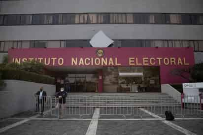 El Instituto Nacional Electoral (INE) mexicano acusó este domingo al presidente de la Cámara de Diputados, el oficialista Sergio Gutiérrez, de una 'persecución penal' en contra del organismo autónomo ante la polémica por la consulta de revocación de mandato.
