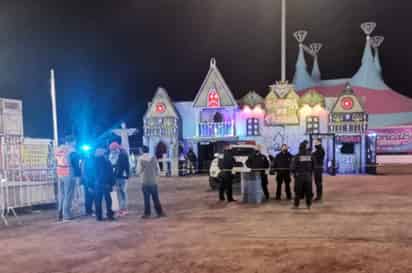 Compañeros de trabajo del hoy occiso dieron aviso a los cuerpos de socorro, quienes poco pudieron hacer, ya que murió de manera instantánea. (EL SIGLO DE TORREÓN)