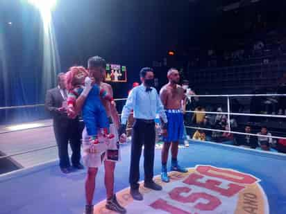 Función de box en la Arena Coliseo de Tony Arellano. (ESPECIAL)