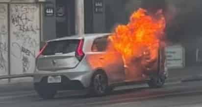 El hombre sobrevivió y fue trasladado a un hospital (TWITTER)