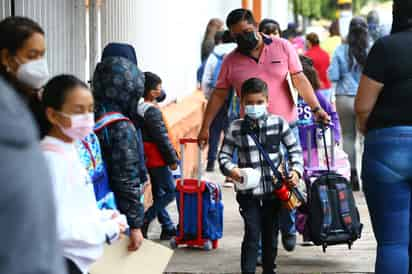  La SEP de México llamó este domingo a acatar las medidas contra COVID-19 en el regreso a clases presenciales. (EFE) 