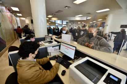 Arrancó este lunes la tradicional recaudación del impuesto predial en Torreón. (ÉRICK SOTOMAYOR)