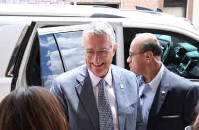 Después del anunció de la salida de Citigroup del país, el millonario hizo claro su interés en la compra de Banamex. (ARCHIVO)