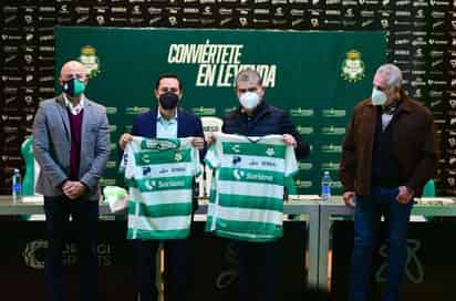 Miguel Riquelme y Mauricio Vila, gobernadores de Coahuila y Yucatán, respectivamente, estuvieron en la presentación de la Copa, así como Román Cepeda presidente municipal de Torreón y Dante Elizalde, presidente de Santos.