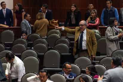 Pablo Gómez mencionó que sería mejor que pasara a manos de personas que hoy no tienen banco. (ARCHIVO)