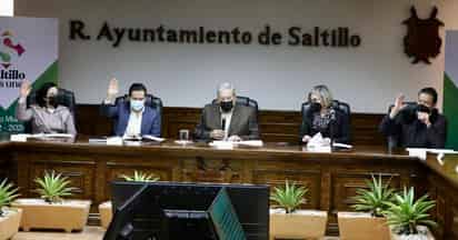 Los ciudadanos se comprometieron a trabajar unidos con la titular. (ISABEL AMPUDIA)