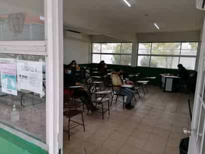 En Monclova 61 personas presentaron examen para aplicar para ser capacitadores para el referéndum de revocación de mandato.