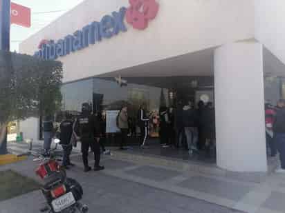 Algunos empleados no han podido cubrir la primera quincena del año. (ARCHIVO)