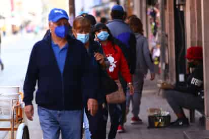 El gobernador pidió a la población extremar precauciones ante el aumento de contagios. (ARCHIVO)