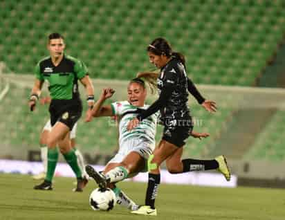 El primer tiempo concluyó sin goles. (RAMÓN SOTOMAYOR)