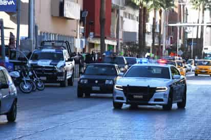  Inegi señala que 25.2% de los hogares en zonas urbanas tuvo algún integrante que fue víctima de al menos un delito de robo total o parcial de vehículo, robo en casa habitación, robo o asalto en calle o transporte público. (ARCHIVO)