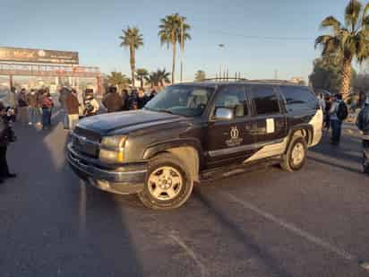 Los sindicalizados bloquearon la vialidad para impedir el paso a cientos de automovilistas. (EL SIGLO DE TORREÓN)