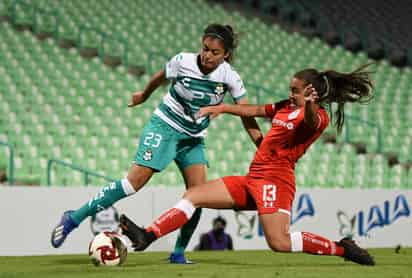 Las Guerreras se medirán hoy por la noche a las Diablas Rojas de Toluca en la cancha del estadio Corona.