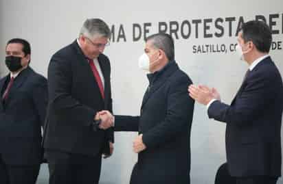 “Hoy, de nueva cuenta les tiendo la mano y les agradezco su labor, empeño y, sobre todo, su lealtad a Coahuila”, dijo el mandatario. (TWITTER)