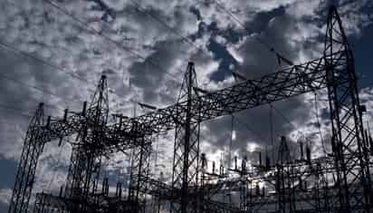 El titular del Ejecutivo destacó que se requiere a la CFE porque el plan de los neoliberales tecnócratas 'corruptos' era destruir a la CFE y a Pemex. (ARCHIVO)