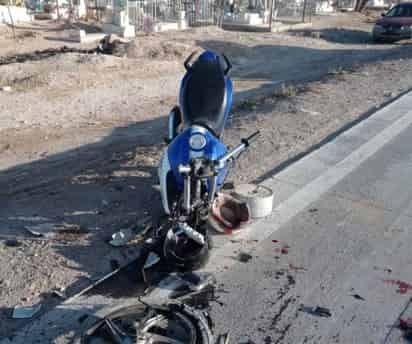 El joven circulaba a bordo de una motocicleta de la marca Italika, modelo 2020, color azul, la cual no portaba placas de circulación. (EL SIGLO DE TORREÓN)