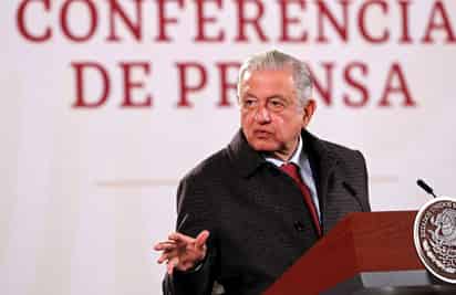 López Obrador dijo que a Loret no le gustó que lo haya definido como 'golpeador, mercenario, sin principios y sin ideales', pues le faltó decirle 'corrupto'. (EFE)