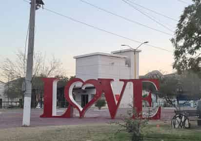 El letrero con la palabra 'LOVE' llama la atención de habitantes y visitantes de la ciudad duranguense (EL SIGLO DE TORREÓN) 