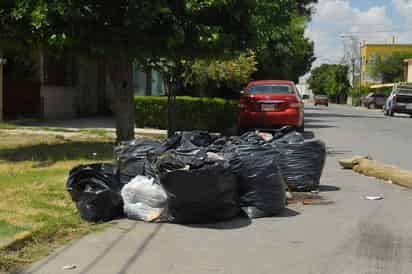 Las autoridades recibieron un reporte que mencionaba cinco bolsas negras sospechosas. (ARCHIVO)