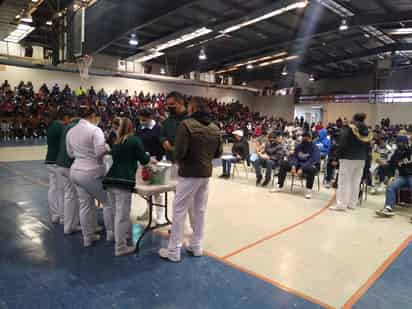 Cierra este miércoles la vacunación antiCOVID para menores de 14 y 15 años de Torreón.
