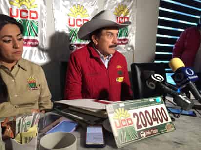 El líder de UCD entregó un oficio al presidente López Obrador con la petición formal. (EL SIGLO DE TORREÓN)