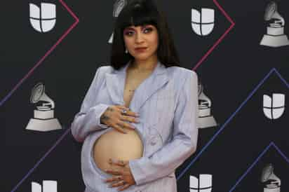 Mon Laferte se convierte por primera vez en madre