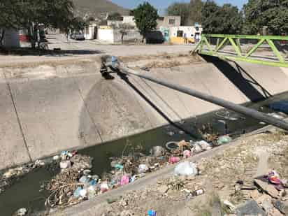 Siguen vertiendo aguas negras en el canal de riego Santa Rosa- Tlahualilo de Lerdo. (EL SIGLO DE TORREÓN)