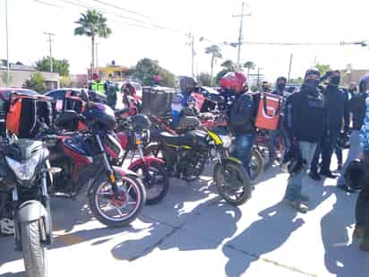 Motociclistas repartidores de Torreón afirman ser víctimas de 'intolerancia' de parte de conductores de otros vehículos.