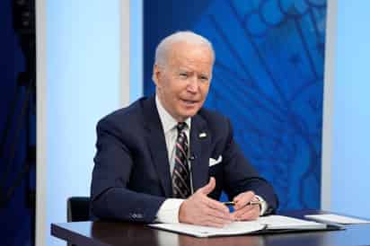 'Esta mañana me reuní con mis homólogos del G7 para conversar sobre el ataque injustificado del presidente (ruso, Vladímir) Putin a Ucrania', escribió Biden en su cuenta oficial de Twitter. (ARCHIVO)