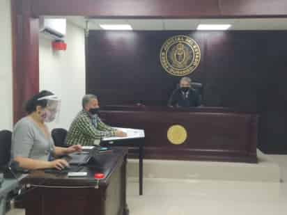 Jaime René Tapia explicó que la oralidad mercantil consiste en un juicio mixto. (EL SIGLO DE TORREÓN)