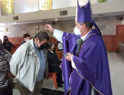  En la Catedral del Carmen la misa inició en punto de las 8 de la mañana. (ANGÉLICA SANDOVAL)