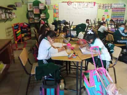 El presidente dijo que se atenderán a todas las escuelas, dándole prioridad a las de las zonas más pobres del país. (ARCHIVO)