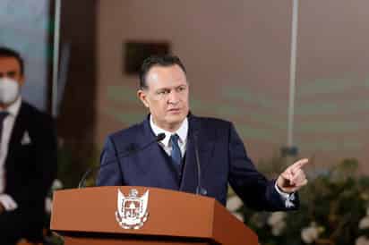 El gobernador de Querétaro compartió su teléfono personal para que aquellas personas con algún 'dato veraz' adicional a los hechos del sábado, que se lo hagan saber por dicha vía. (ARCHIVO)