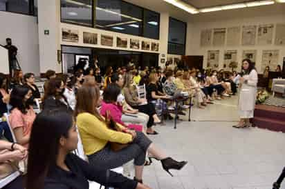 Educación. Ayer se llevó a cabo la conferencia magistral ‘Niñas educadas, mujeres en ascenso’ a cargo de Alicia Lebrija ante 100 mujeres en el marco del días Internacional de la Mujer. La charla abrió el debate sobre los desafíos que enfrenta la mujer lagunera. (ÉRICK SOTOMAYOR)