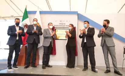 El mandatario coahuilense asistió a la puesta en marcha de la planta en Ramos Arizpe de Magneti Marelli.