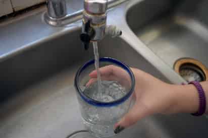 El agua en la Comarca Lagunera está cargada de plomo, fluoruro y arsénico, entre otros elementos.