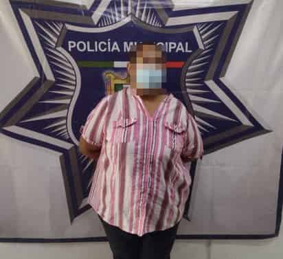 La implicada llevaba cremas corporales, prendas y otros objetos ocultos entre su ropa, por lo que quedó detenida.