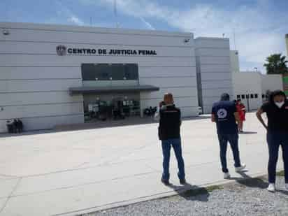 Presuntamente el joven durmió con el sacerdote luego de una fiesta, y se enteró al día siguiente.